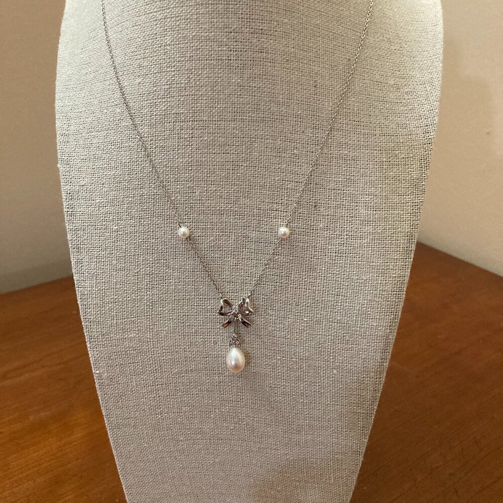 Sterling Silver Pearl and Diamond Pendant Necklace